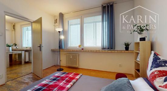 PRIESTRANNÝ A SVETLÝ 3I BYT S VEĽKOU ZASKLENOU LODŽIOU A PIVNICOU