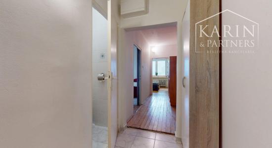 PRIESTRANNÝ A SVETLÝ 3I BYT S VEĽKOU ZASKLENOU LODŽIOU A PIVNICOU