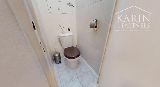 PRIESTRANNÝ A SVETLÝ 3I BYT S VEĽKOU ZASKLENOU LODŽIOU A PIVNICOU