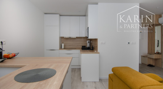 Prenájom 2 izbového bytu v Šamoríne s predzáhradkou, ul. Pažitná