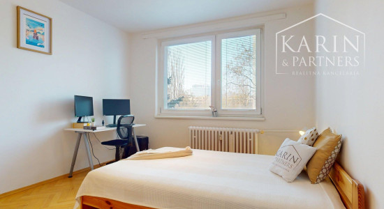 3-IZBOVÝ BYT PRI OC RETRO, RUMANČEKOVA ULICA