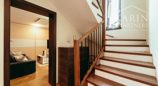 5i Rodinný dom v Senici – pohodlie, priestor a krbová atmosféra na ulici M. Braxatorisa