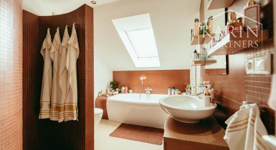 5i Rodinný dom v Senici – pohodlie, priestor a krbová atmosféra na ulici M. Braxatorisa