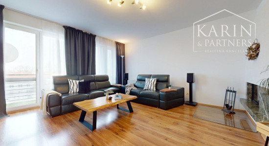 VÝNIMOČNE PRIESTRANNÝ A SVETLÝ 4I BYT S KRBOM A 2 BALKÓNMI