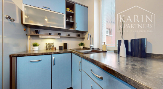 VÝNIMOČNE PRIESTRANNÝ A SVETLÝ 4I BYT S KRBOM A 2 BALKÓNMI