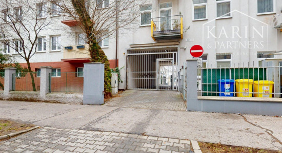 VÝNIMOČNE PRIESTRANNÝ A SVETLÝ 4I BYT S KRBOM A 2 BALKÓNMI