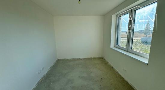 MODERNÝ 4-IZBOVÝ BUNGALOV S GARÁŽOU – SENICA