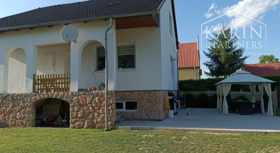 Predaj - rodinný dom 5 izbový s pozemkom 1483 m2 - Dunakiliti Maďarsko