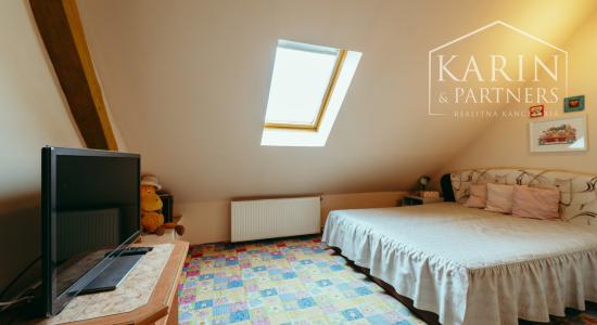 PREDAJ: 5-IZBOVÝ RODINNÝ DOM V SKALICI