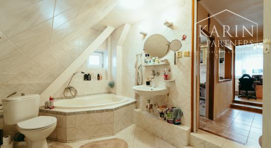 PREDAJ: 5-IZBOVÝ RODINNÝ DOM V SKALICI