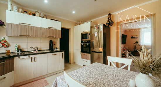 PREDAJ: 5-IZBOVÝ RODINNÝ DOM V SKALICI