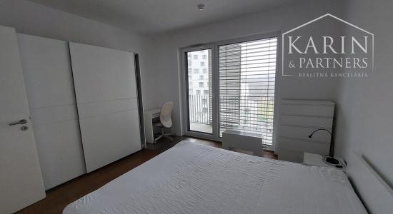 Zariadený 2 izbový byt s parkovaním v garáži a skladom - rezidenčný komplex Čerešne