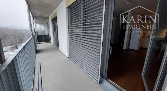 Zariadený 2 izbový byt s parkovaním v garáži a skladom - rezidenčný komplex Čerešne