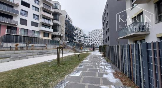 Zariadený 2 izbový byt s parkovaním v garáži a skladom - rezidenčný komplex Čerešne