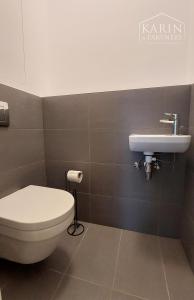 Zariadený 2 izbový byt s parkovaním v garáži a skladom - rezidenčný komplex Čerešne