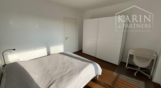 Zariadený 2 izbový byt s parkovaním v garáži a skladom - rezidenčný komplex Čerešne