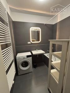 Zariadený 2 izbový byt s parkovaním v garáži a skladom - rezidenčný komplex Čerešne