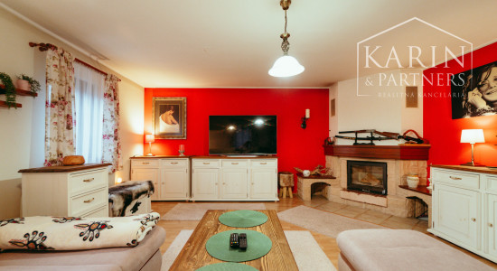 Štýlový 4 izbový rodinný dom kúsok od borovicových lesov