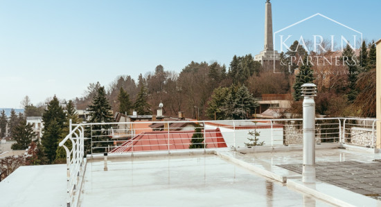 Veľkomtrážna vila pod Slavínom na prenájom