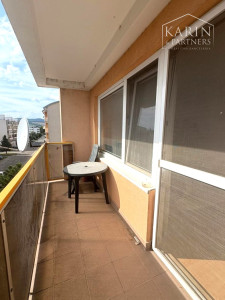 Predaj – Veľkometrážny 3-izbový byt s loggiou a murovanou garážou - Trenčín