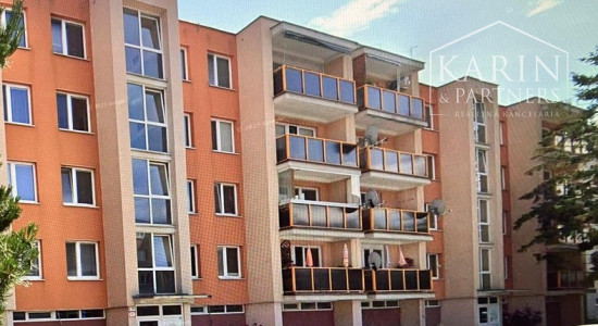 Predaj – Veľkometrážny 3-izbový byt s loggiou a murovanou garážou - Trenčín