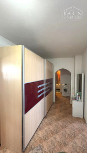 Predaj – Veľkometrážny 3-izbový byt s loggiou a murovanou garážou - Trenčín