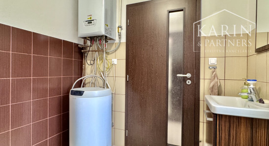 Váš nový domov bez starostí: Krásny poschodový dom z roku 2011 v obľúbenej lokalite Krivé Kúty