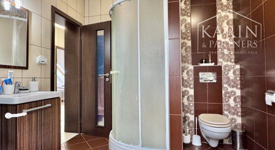 Váš nový domov bez starostí: Krásny poschodový dom z roku 2011 v obľúbenej lokalite Krivé Kúty