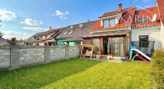 Váš nový domov bez starostí: Krásny poschodový dom z roku 2011 v obľúbenej lokalite Krivé Kúty