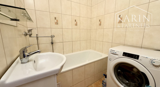 PRENÁJOM PRIESTRANNÉHO 2i BYTU V HOLÍČI