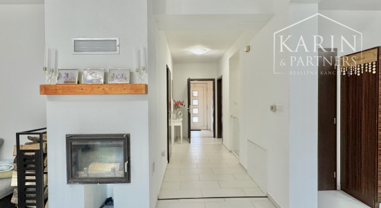 Váš nový domov bez starostí: Krásny poschodový dom z roku 2011 v obľúbenej lokalite Krivé Kúty