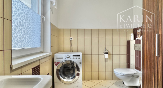 Váš nový domov bez starostí: Krásny poschodový dom z roku 2011 v obľúbenej lokalite Krivé Kúty