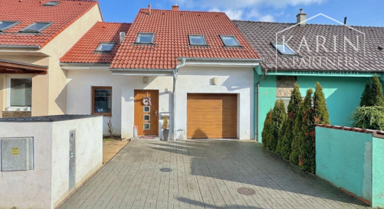 Váš nový domov bez starostí: Krásny poschodový dom z roku 2011 v obľúbenej lokalite Krivé Kúty