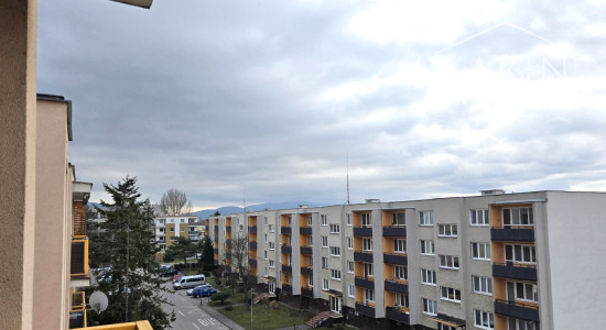 Predaj – Veľkometrážny 3-izbový byt s loggiou a murovanou garážou - Trenčín