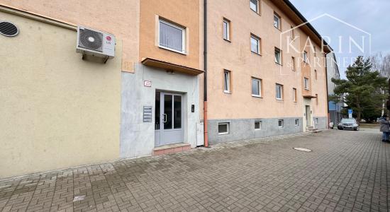 PRENÁJOM ZARIADENÉHO 2i BYTU V HOLÍČI