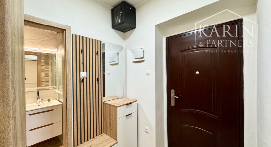 PRENÁJOM LUXUSNÉHO 1-IZBOVÉHO BYTU V HOLÍČI