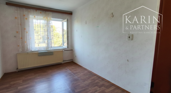 Rodinný dom 5izb., Kolta, vhodný na kompletnú rekonštrukciu