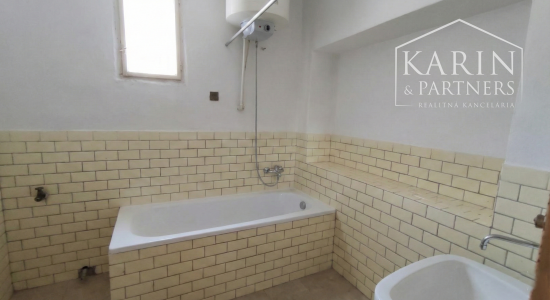 Exkluzívne: Rodinný dom s dvoma bytovými jednotkami, Zemné