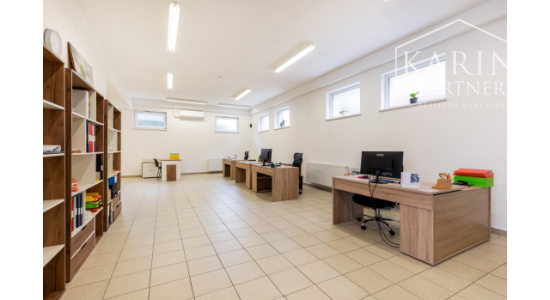 SKLADOVÉ PRIESTORY+ NÁKLADNÁ  PLOŠINA