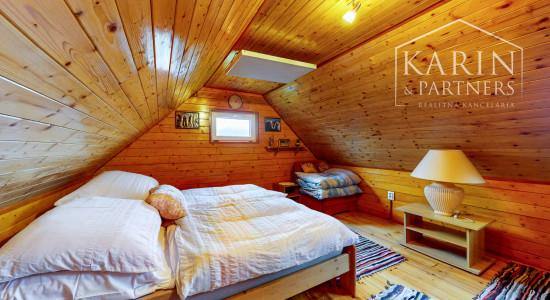 Štýlová drevenica v srdci Štiavnických vrchov – Kráľovce-Krnišov 20 minút od Banskej Štiavnice