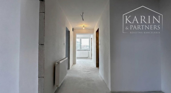 5-izbový dom na 25-árovom pozemku s nádychom histórie a absolútnym tichom