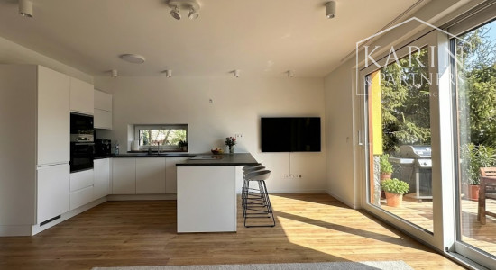 5-izbový dom na 25-árovom pozemku s nádychom histórie a absolútnym tichom