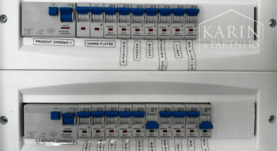 5-izbový dom na 25-árovom pozemku s nádychom histórie a absolútnym tichom