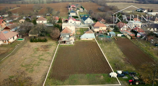 5-izbový dom na 25-árovom pozemku s nádychom histórie a absolútnym tichom