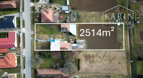 5-izbový dom na 25-árovom pozemku s nádychom histórie a absolútnym tichom