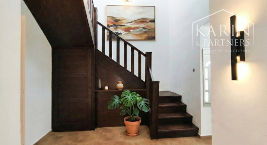 Predáme priestorovo veľkorysý rodinný dom s bazénom v meste s blízkosťou prírody, Nové Zámky