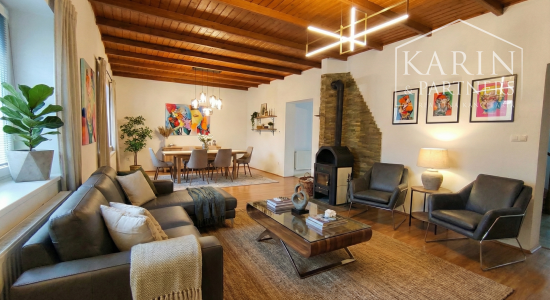 Predáme priestorovo veľkorysý rodinný dom s bazénom v meste s blízkosťou prírody, Nové Zámky