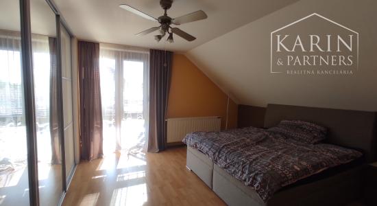 5-izbový rodinný dom s hosťovským bytom v centre Ivanky pri Dunaji