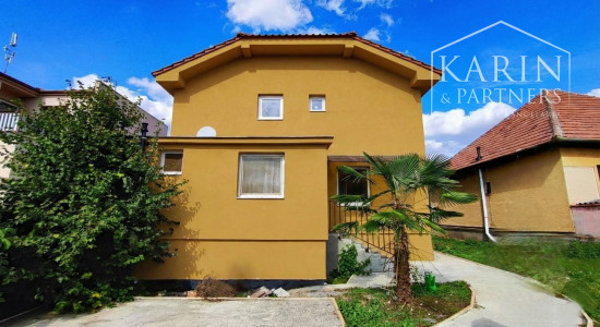 TIP: Exkluzívne len u nás: 5izbový rodinný dom v obci Nitriansky Hrádok, priamo na brehu rybníka Mederčina