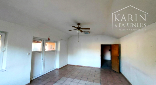 Exkluzívne: Rodinný dom Vinodol, 4-izbový, / Nitra 15km /